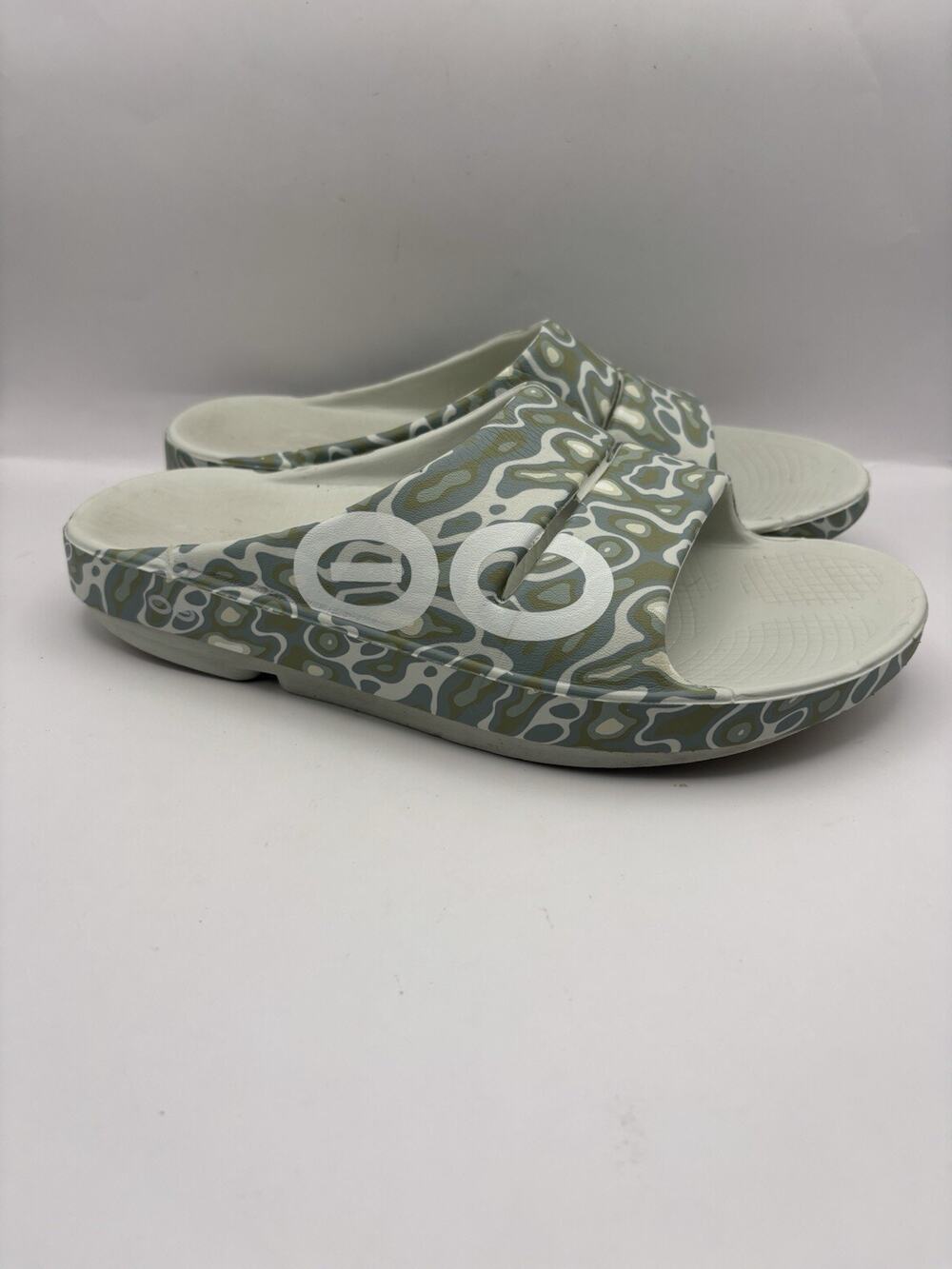 OOFOS Ooahh Sport Recovery Slide Camo Sandals Men Size 9 Women Size 11